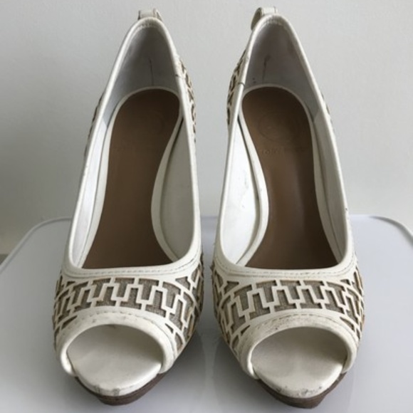 Tory Burch Off White Regan Pumps - Picture 2 of 5